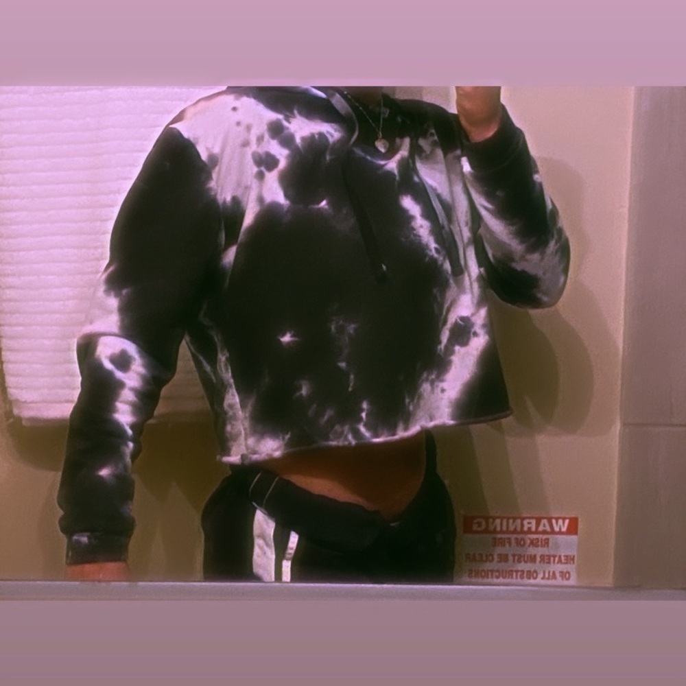 • black & white tie dye crop top hoodie